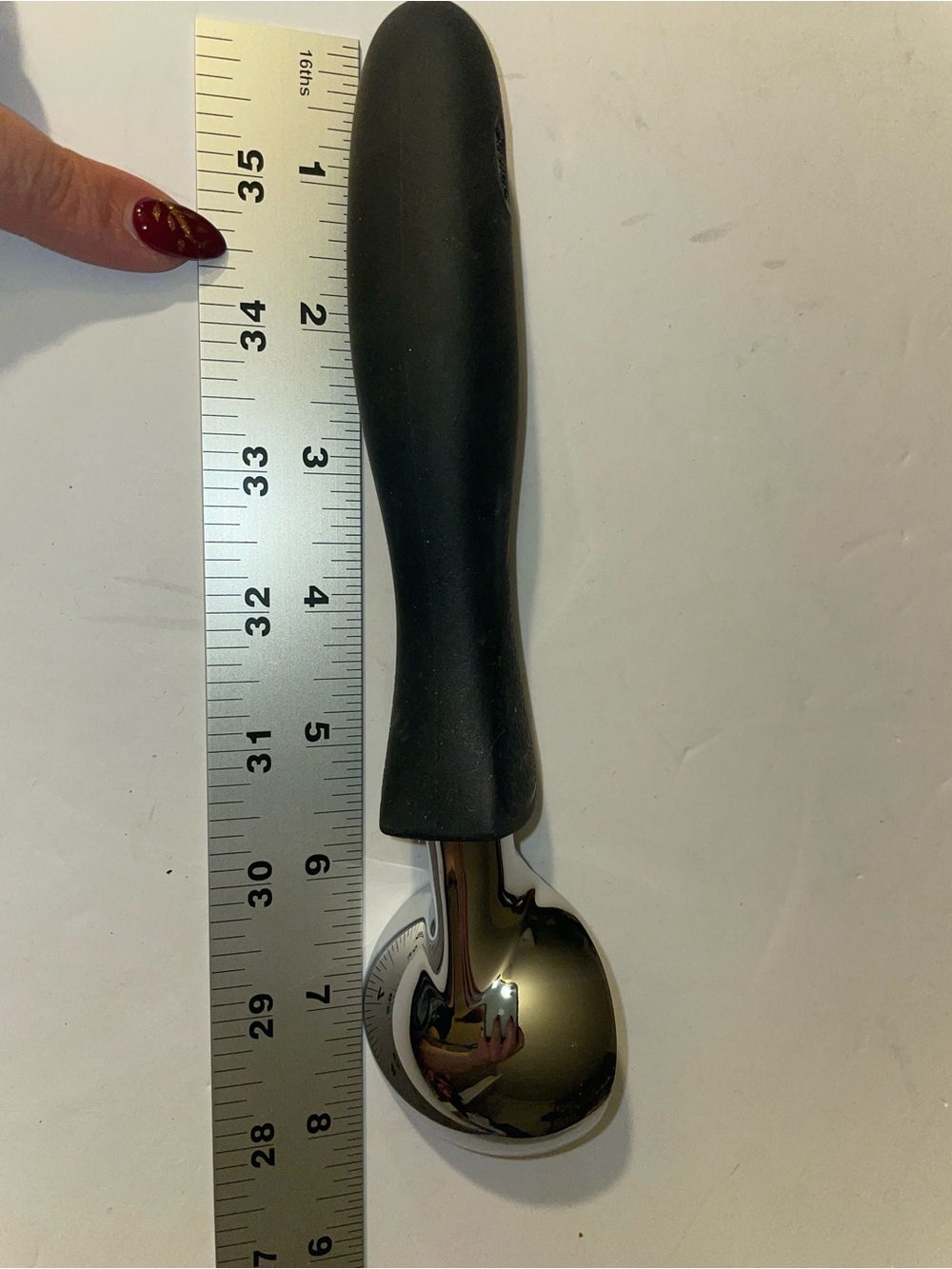 Cutco Black Ergonomic Ice Cream Scoop with Comfort Grip - Picture 5 of 6